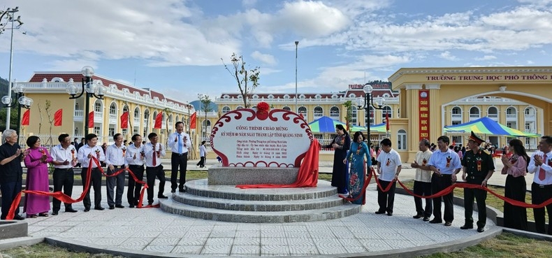 Công trình Trường Trung học phổ thông Bình Liêu được chọn gắn biển chào mừng 60 năm Ngày thành lập tỉnh Quảng Ninh (30/10/1963-30/10/2023)