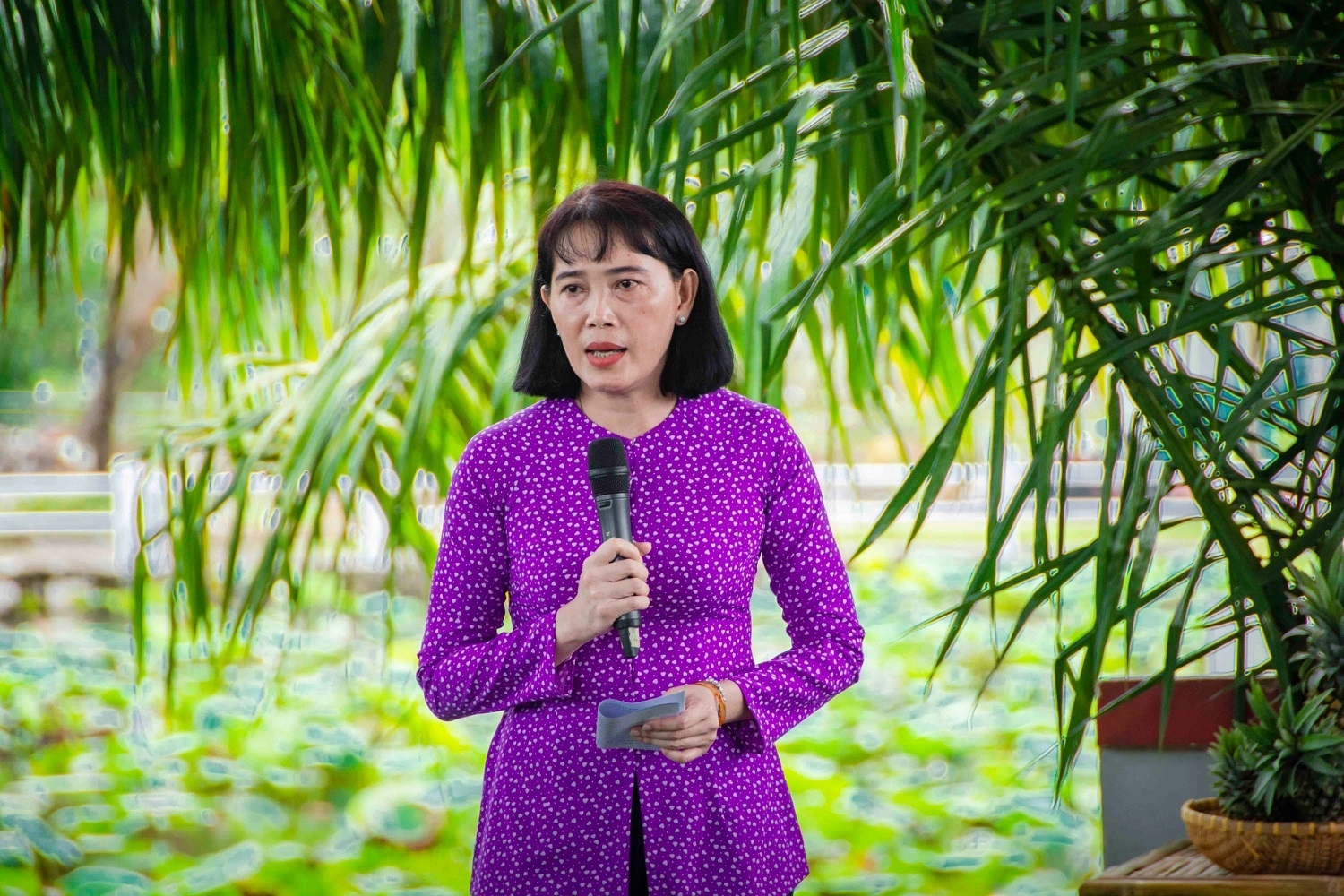 Bà Hồ Thu Ánh, Phó Chủ tịch UBND tỉnh Hậu Giang phát biểu tại buổi họp báo