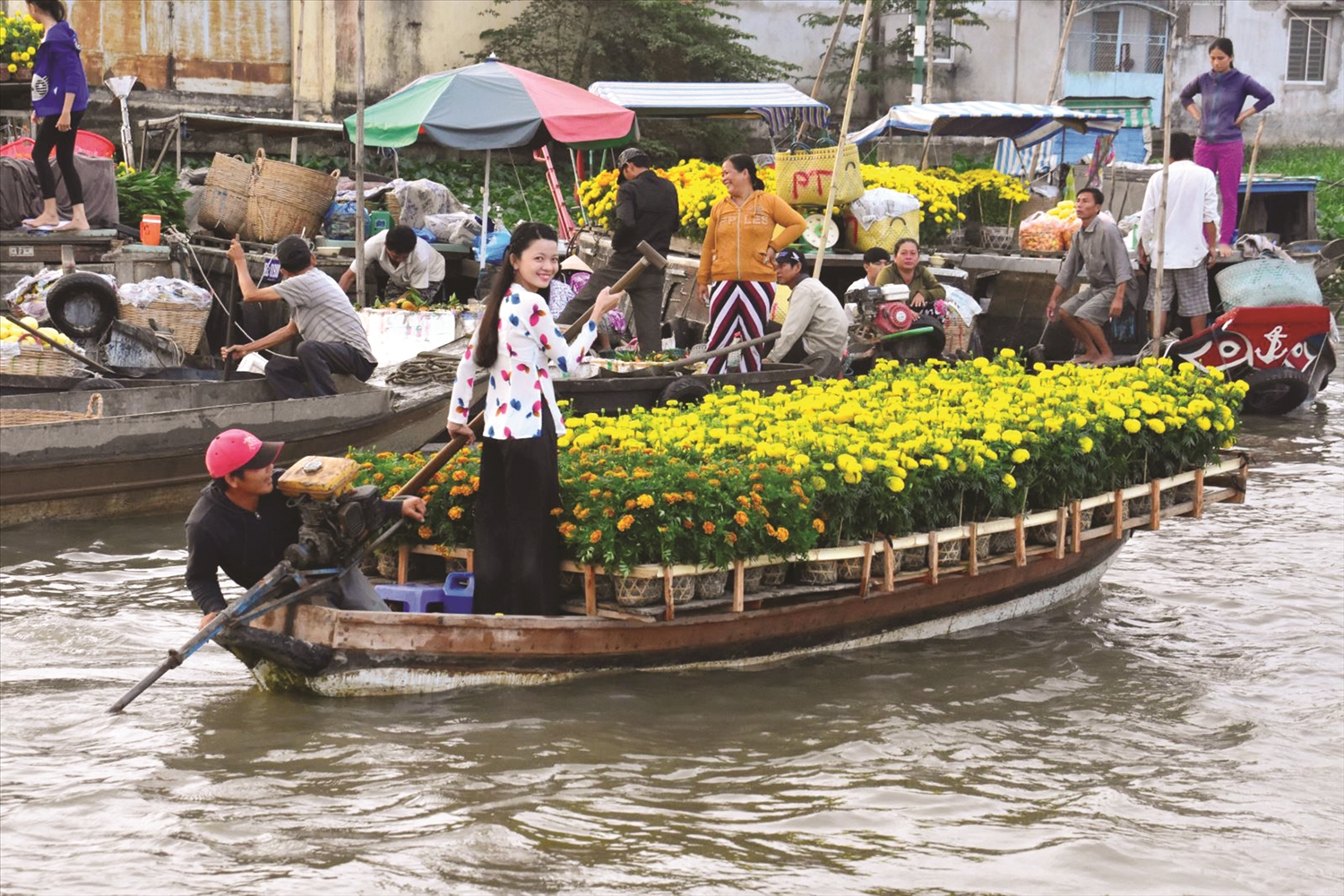 Đối với vùng Đồng bằng sông Cửu Long, Bộ Chính trị đề ra chủ trương phát triển thành vùng sinh thái, văn minh và bền vững, mang đậm bản sắc văn hóa sông nước.