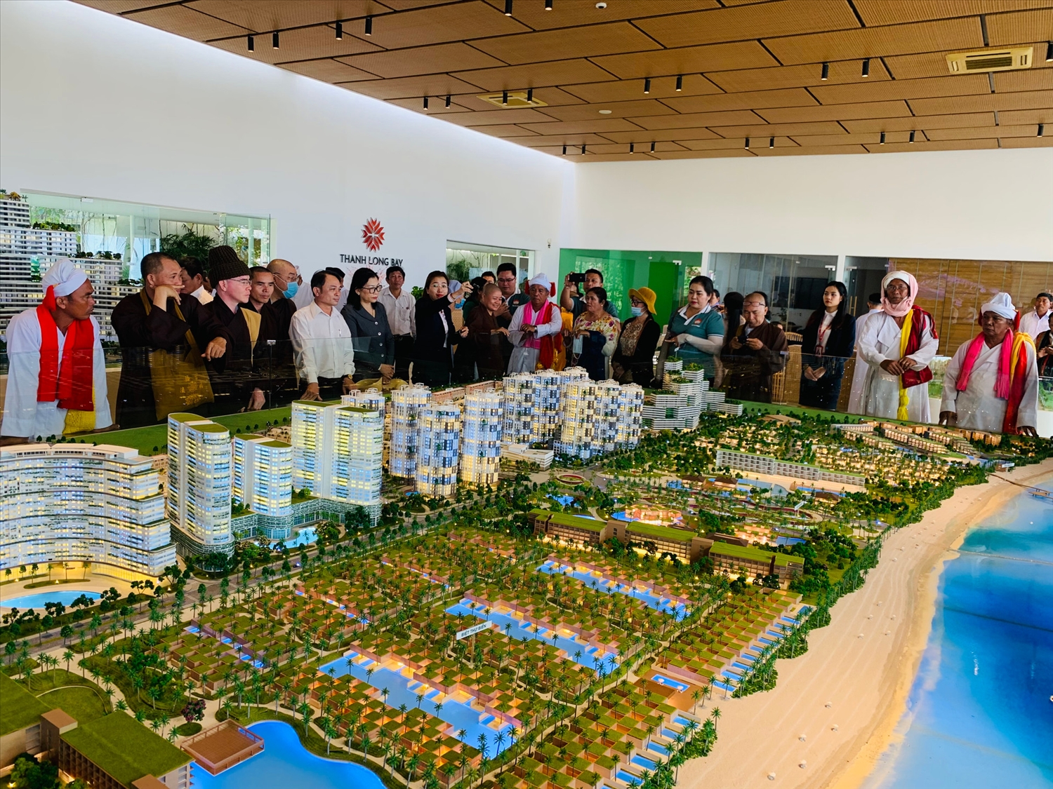 Các đại biểu tham quan dự án du lịch bất động sản Thanh Long Bay
