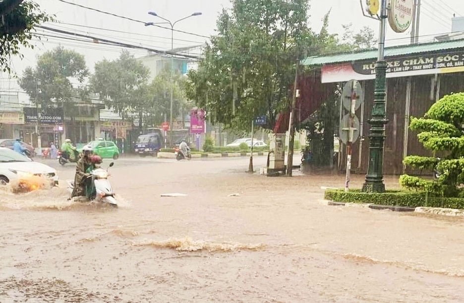 Mưa lớn gây ngập cục bộ tại Tp. Pleiku, Gia Lai (tháng 9/2022) 
