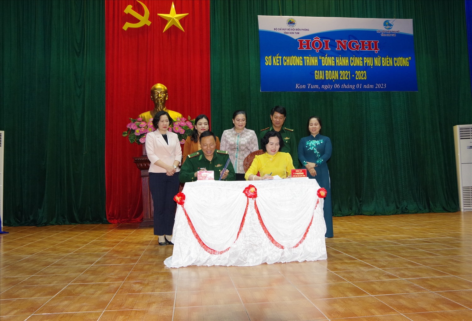 Hội LHPN tỉnh và Bộ Chỉ huy BĐBP tỉnh Kon Tum ký kết chương trình phối hợp thực hiện trong năm 2023