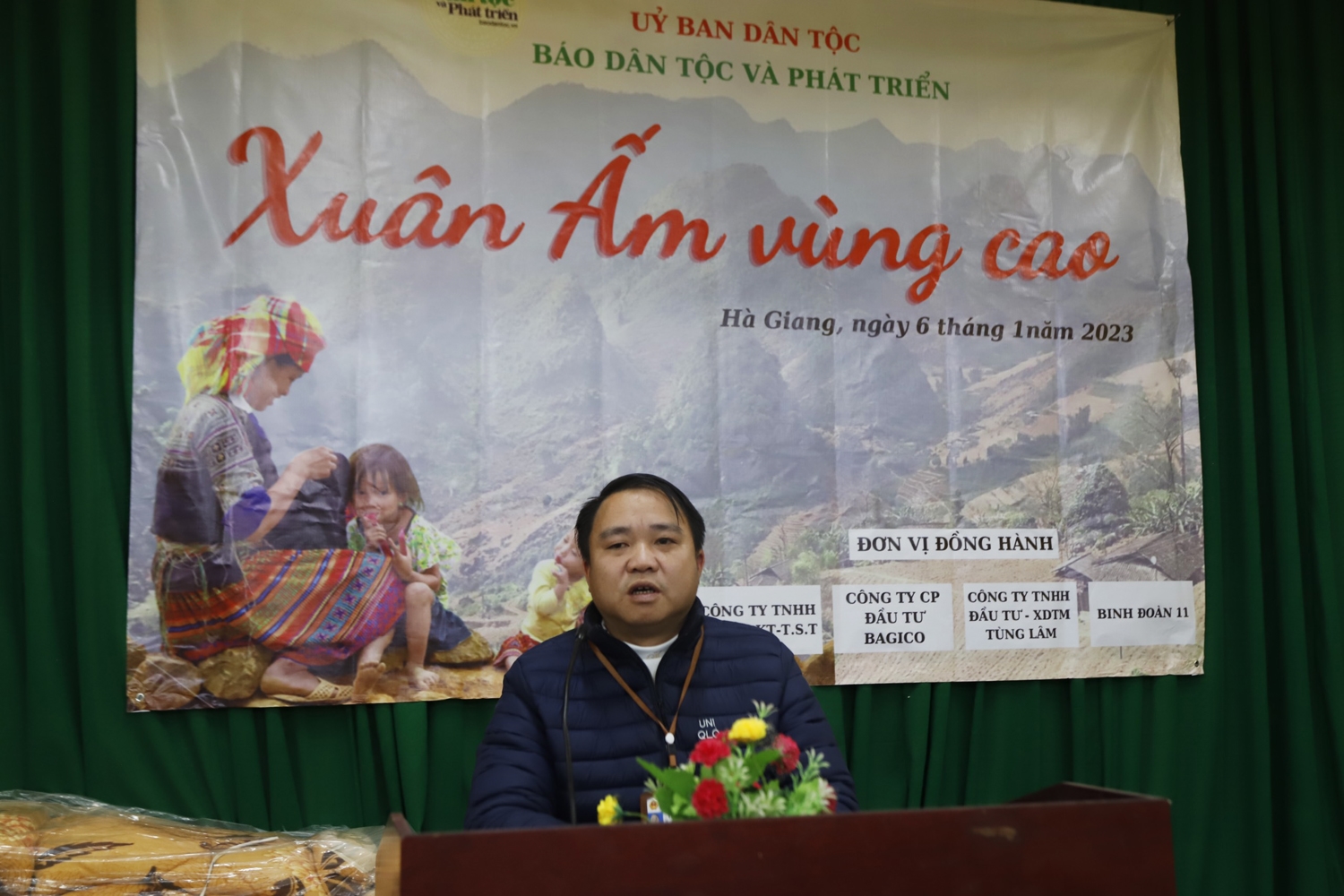 Chủ tịch UBND xã Lũng Thầu Thào Mí Lầu phát biểu tại Chương trình