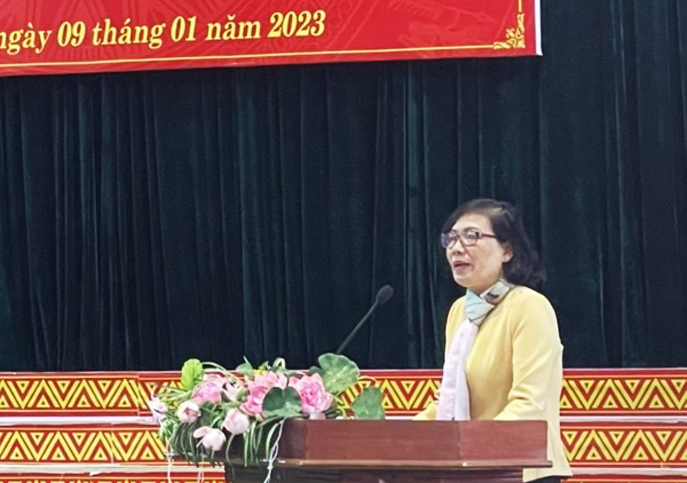 Bà Phạm Thị Phước An - Phó Vụ trưởng Vụ Công tác Dân tộc địa phương phát biểu tại Hội nghị