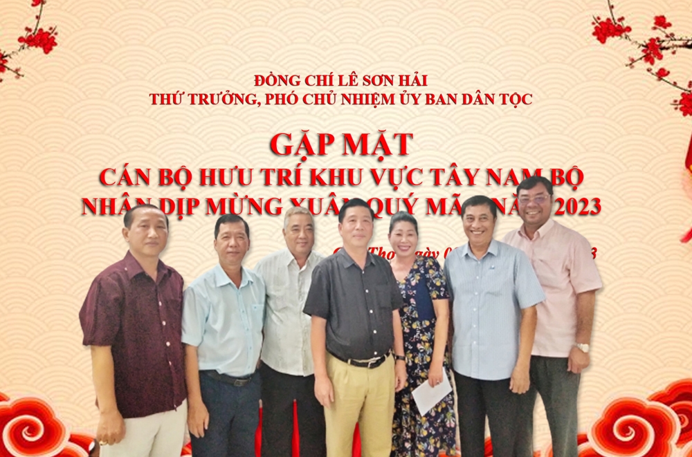 Thứ trưởng, Phó Chủ nhiệm UBDT Lê Sơn Hải tặng quà Tết đến cán bộ hưu trí tại TP. Cần Thơ