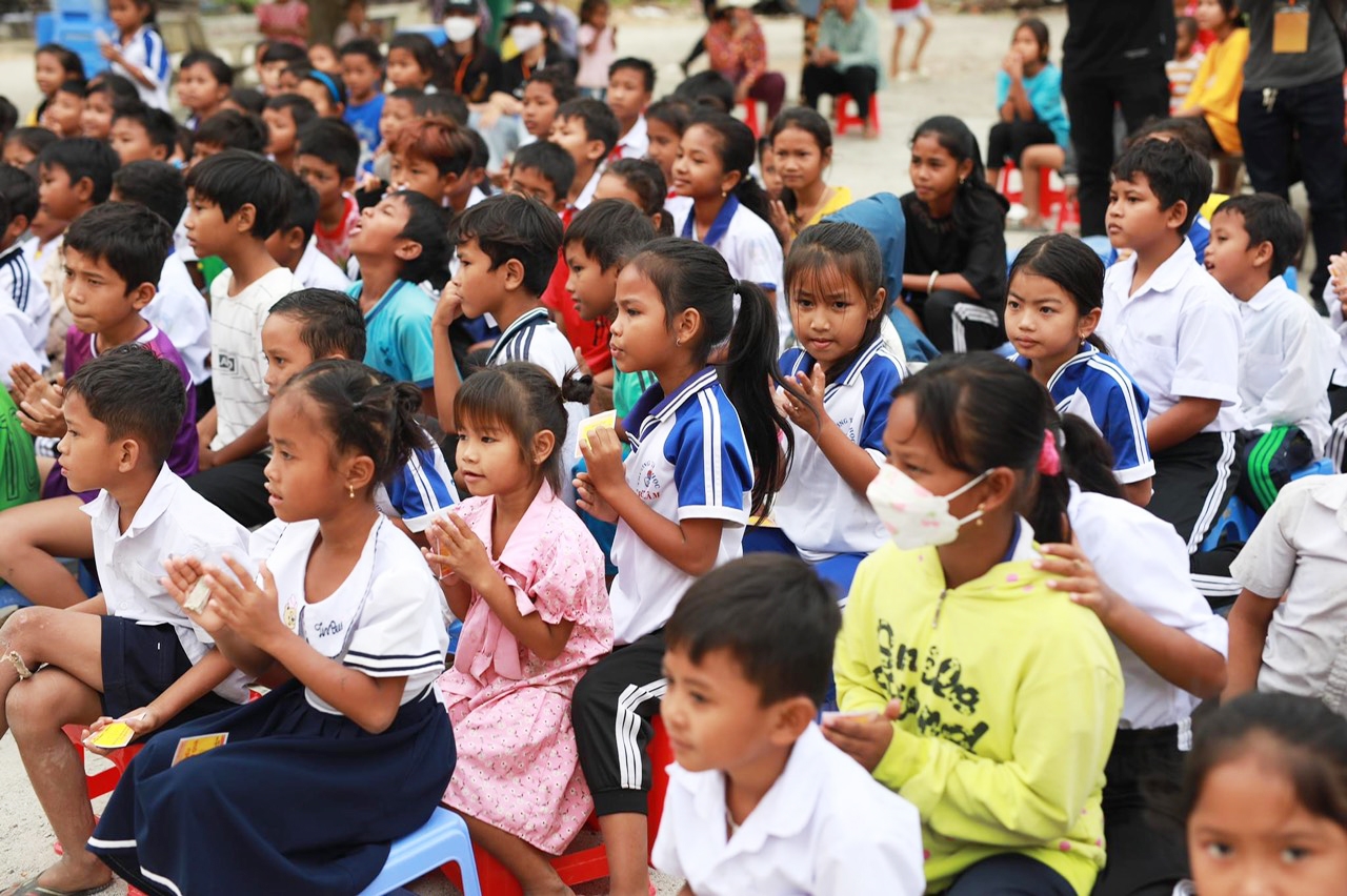 99% học sinh của Trường Tiểu học B Ô Lâm là người dân tộc Khmer