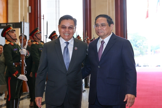 Thủ tướng Chính phủ Phạm Minh Chính đã hội kiến với Chủ tịch Quốc hội Lào Saysomphone Phomvihane - Ảnh VGP/Nhật Bắc