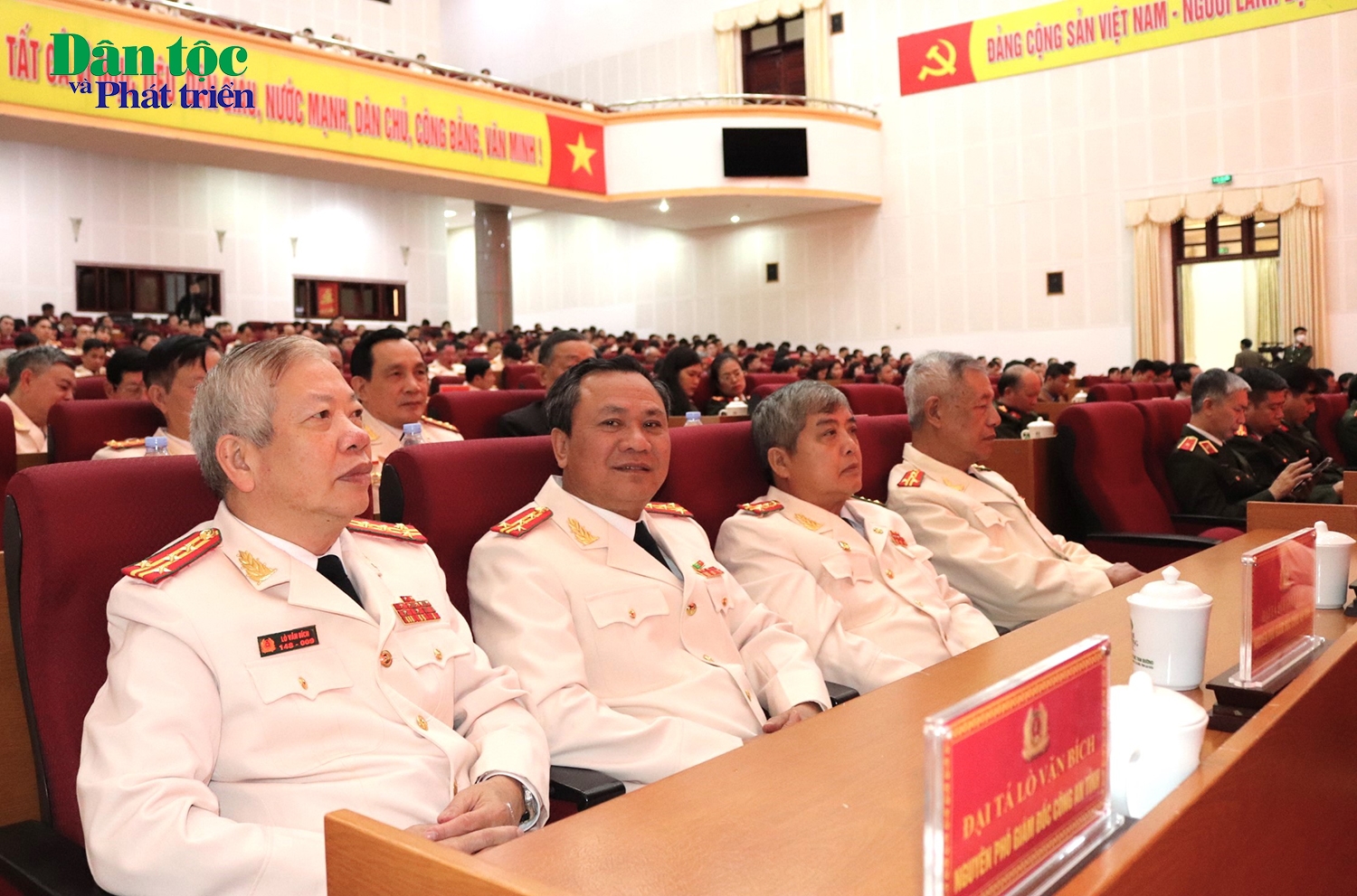 Nguyên lãnh đạo Công an tỉnh Lai Châu các thời kỳ tham dự Lễ kỷ niệm
