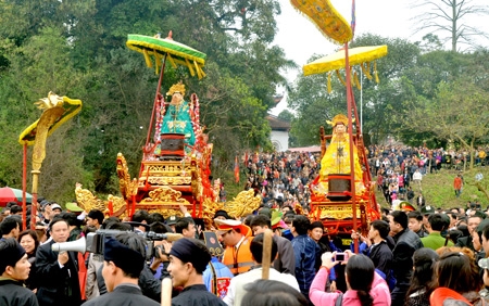Lễ hội Đền Đông Cuông, huyện Văn Yên, tỉnh Yên Bái.