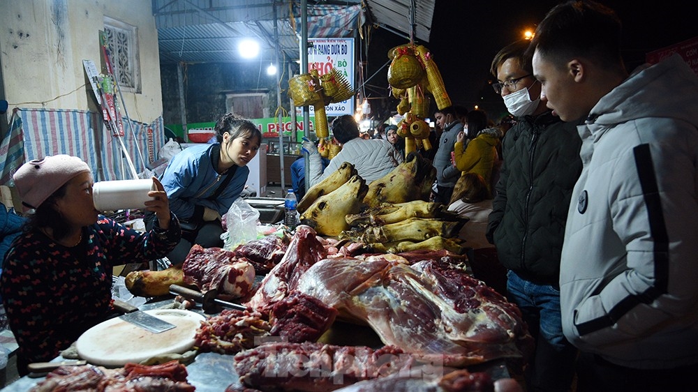 Thịt bê là mặt hàng thực phẩm bán chạy nhất tại chợ Viềng