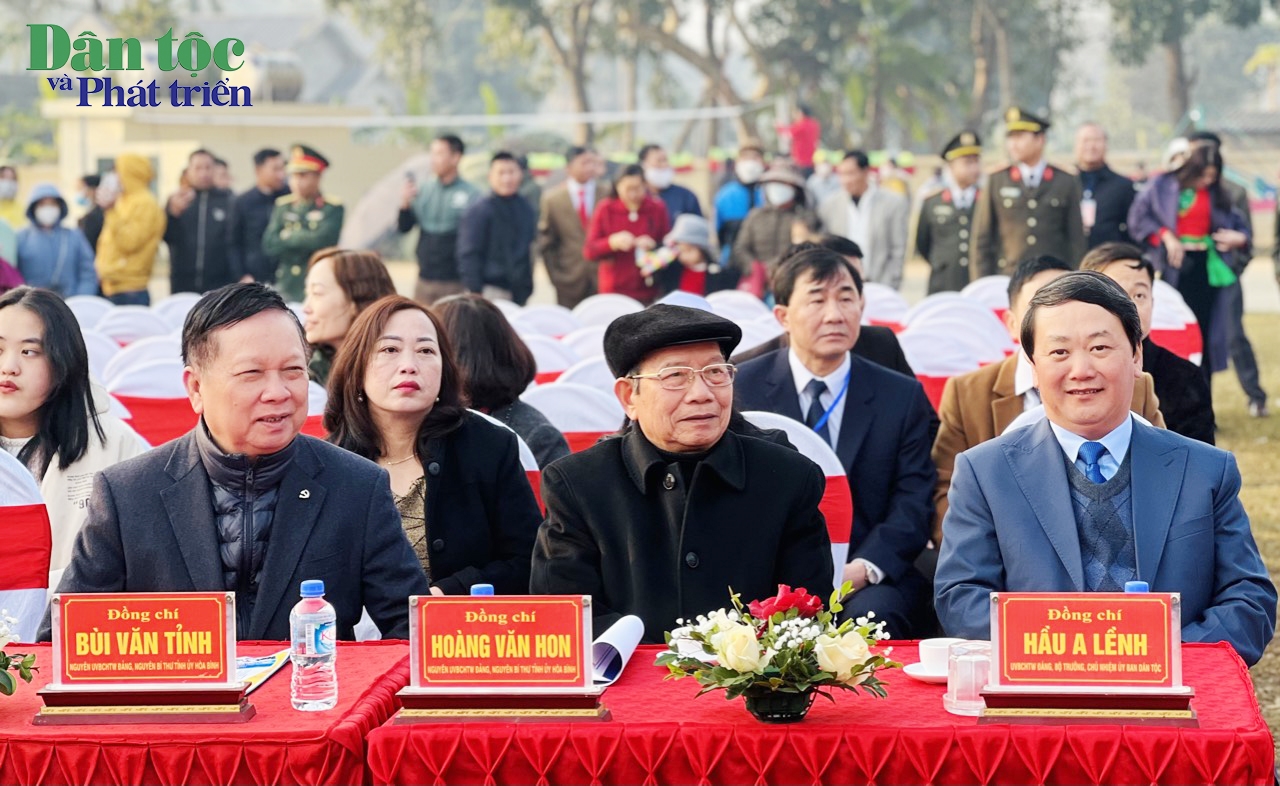 Ủy viên Trung ương Đảng, Bộ trưởng, Chủ nhiệm Ủy ban Dân tộc Hầu A Lềnh, tới dự Lễ khai mạc Lễ khai hạ dân tộc Mường tỉnh Hòa Bình năm 2023