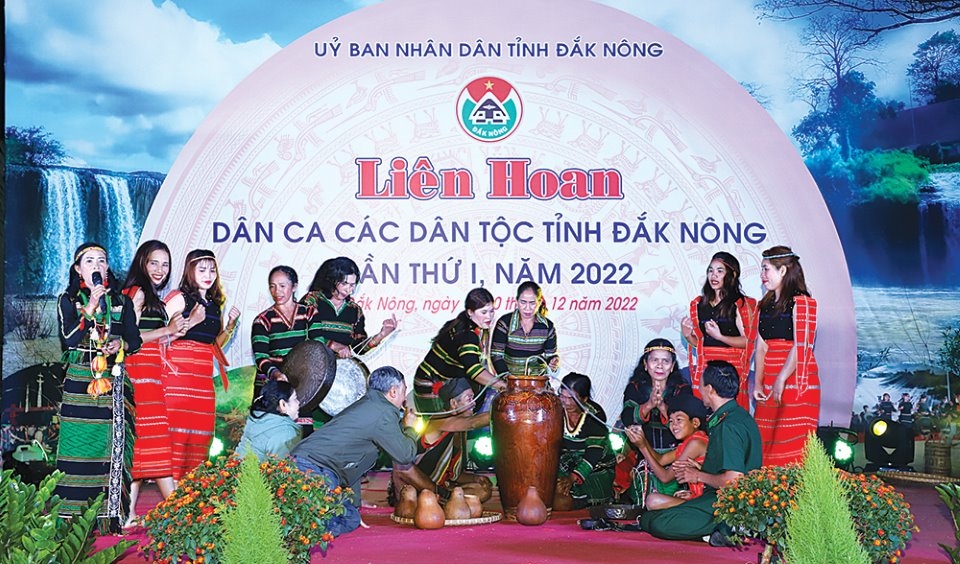  Tiết mục đạt giải A cá nhân Hát sử thi của Đoàn huyện Đắk Song tại Liên hoan dân ca các dân tộc tỉnh Đắk Nông lần thứ I năm 2022 với chủ đề "Thanh âm Đắk Nông" (ảnh: Hồ Mai)