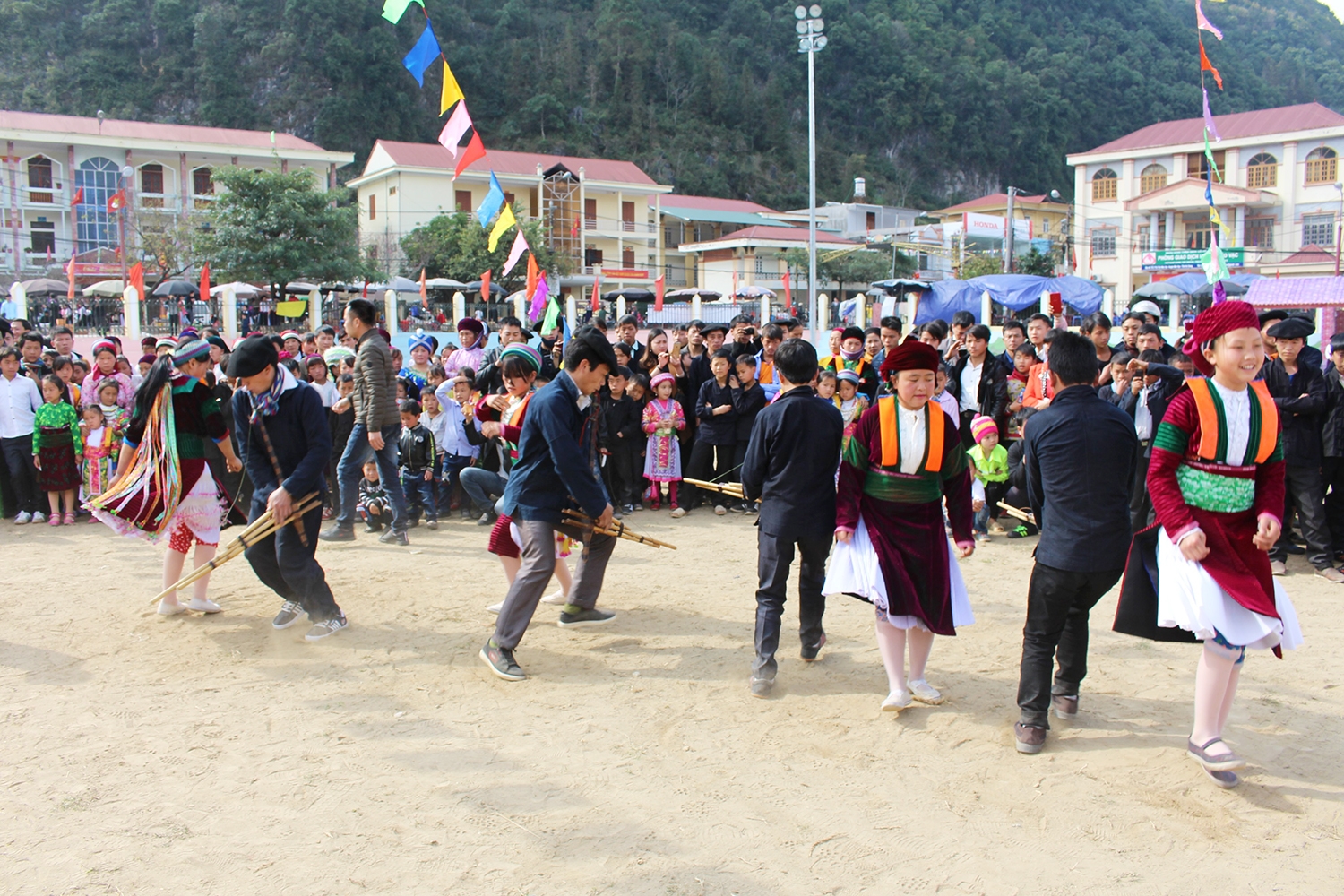 Ngày hội sẽ diễn ra nhiều hoạt động văn hóa đặc sắc, mang đậm bản sắc văn hóa dân tộc Mông huyện Mèo Vạc. (Trong ảnh, Ngày hội Văn hóa dân tộc Mông huyện Mèo Vạc năm 2018)