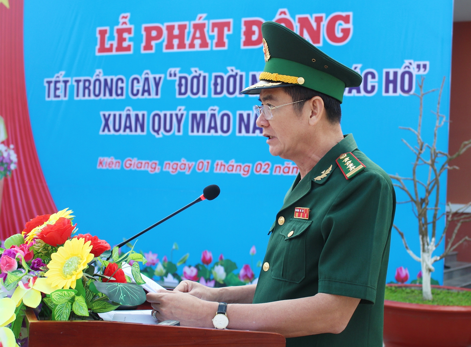 Đại tá Huỳnh Văn Đông - Chính ủy Bộ Chỉ huy BĐBP phát biểu tại buổi lễ 