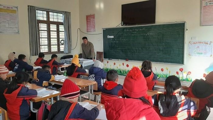 Thầy trò Trường PTDTBT Tiểu học Đồng Giáp (huyện Văn Quan, tỉnh Lạng Sơn) trong buổi học đầu tiên sau Tết Nguyên đán. (Ảnh NTCC)