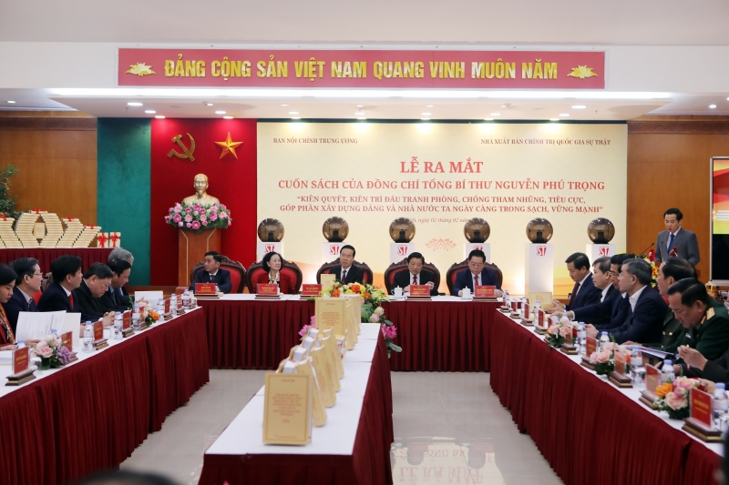 Lễ ra mắt sách được tổ chức trang trọng tại Hà Nội
