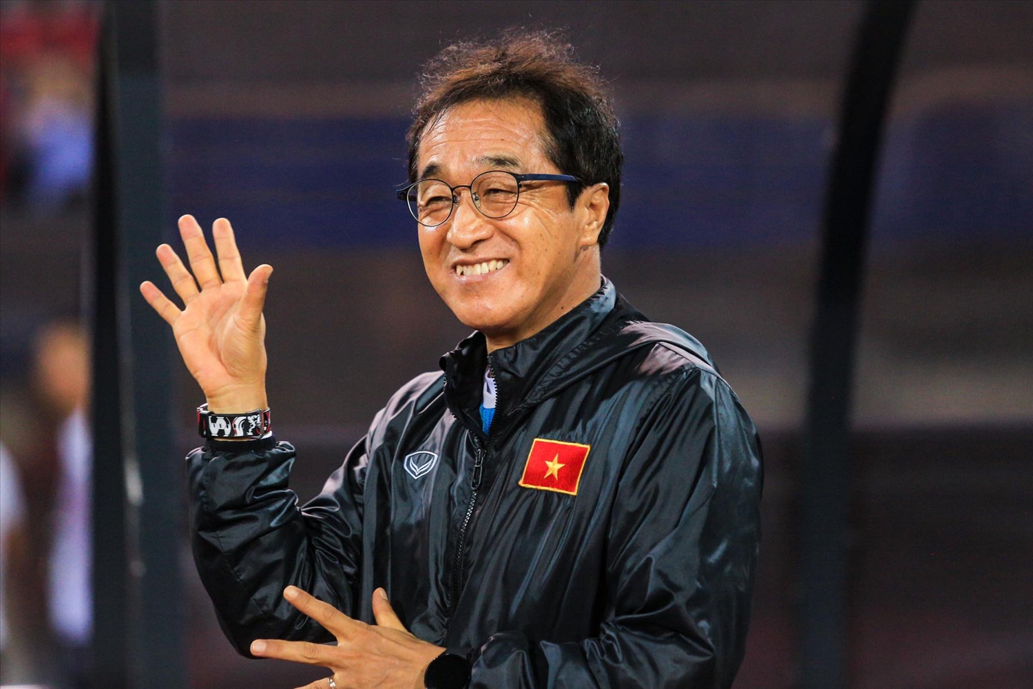 Trợ lý Lee Young-jin chia tay bóng đá Việt Nam (Ảnh: Thanh Xuân)