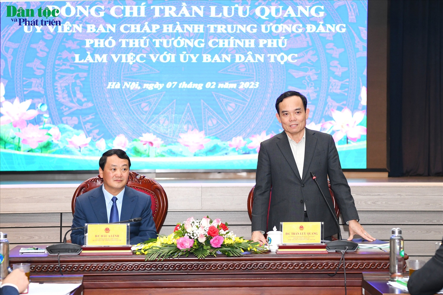 Phó Thủ tướng Chính phủ Trần Lưu Quang và Bộ trưởng, Chủ nhiệm UBDT Hầu A Lềnh chủ trì buổi làm việc
