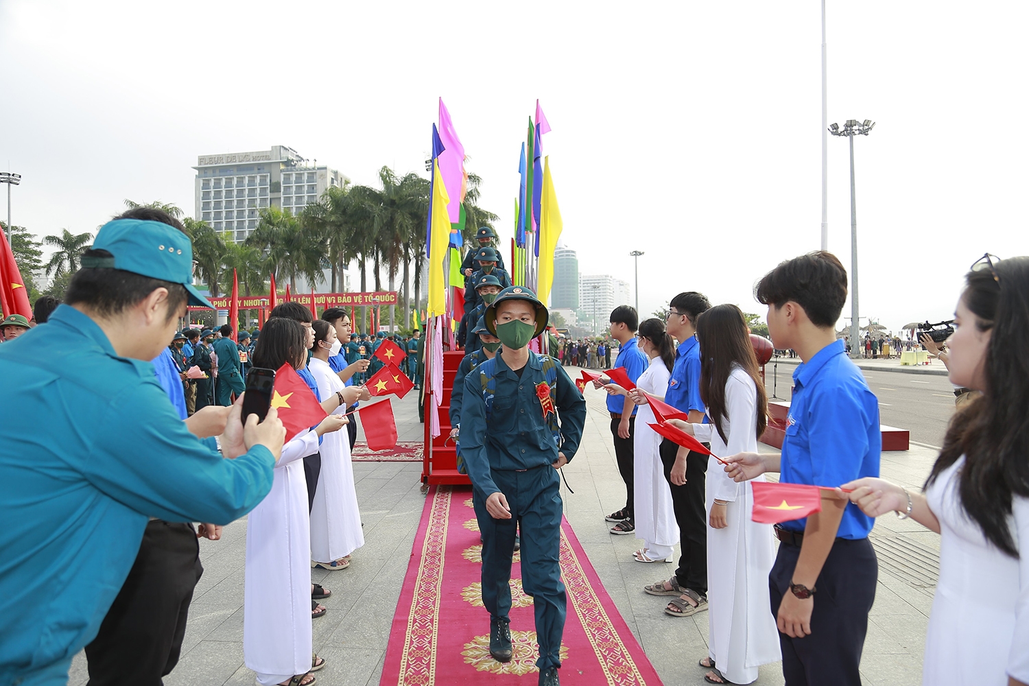Đợt tuyển quân năm nay, tỉnh Bình Định có nhiều thanh niên viết đơn xung phong tự nguyện lên đường nhập ngũ