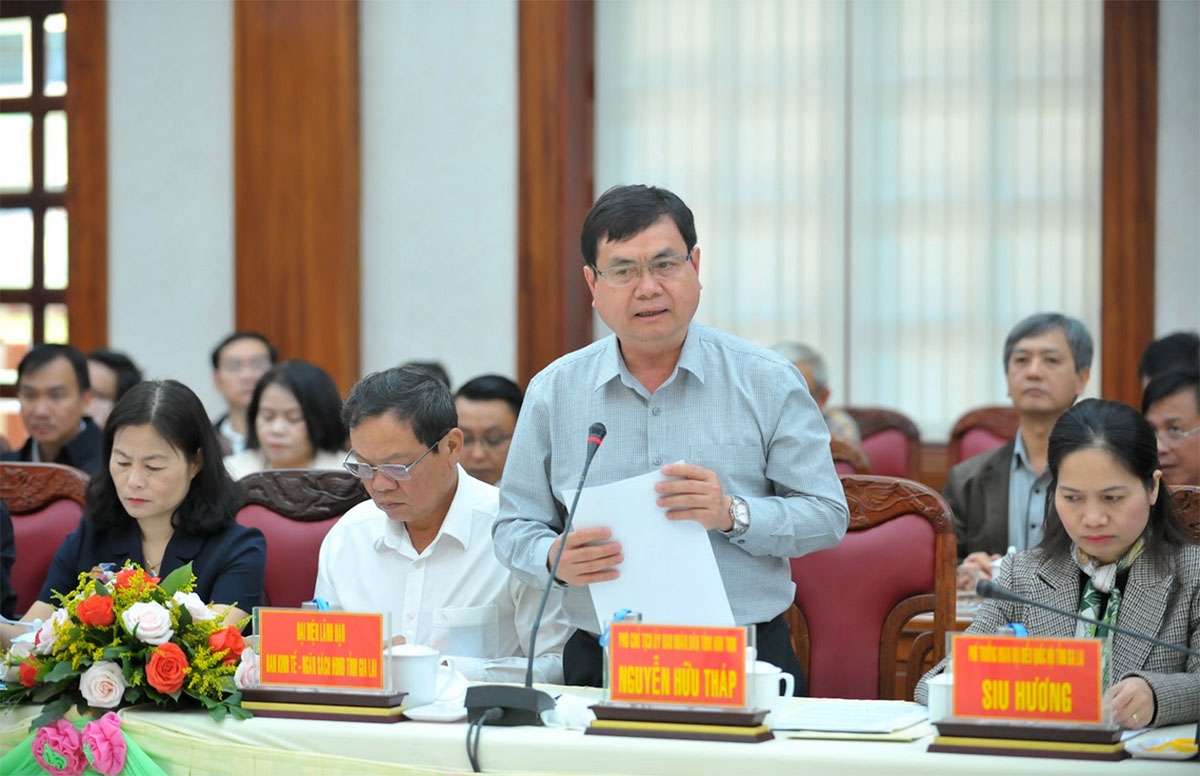 Phó Chủ tịch UBND tỉnh Kon Tum Nguyễn Hữu Tháp kiến nghị cần tổng hợp, hợp nhất các văn bản quản lý… để địa phương dễ dàng nghiên cứu, áp dụng triển khai hiệu quả các Chương trình MTQG
