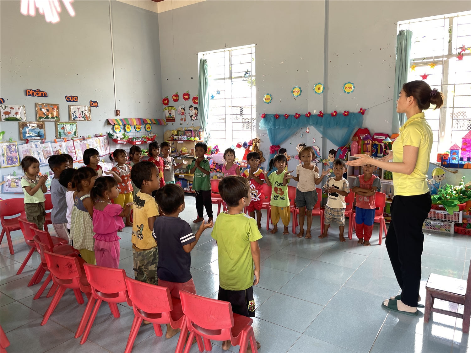 Nhờ các chương trình, chính sách dân tộc mà điểm trường mẫu giáo ở làng Pông được đầu tư khang trang, sạch đẹp