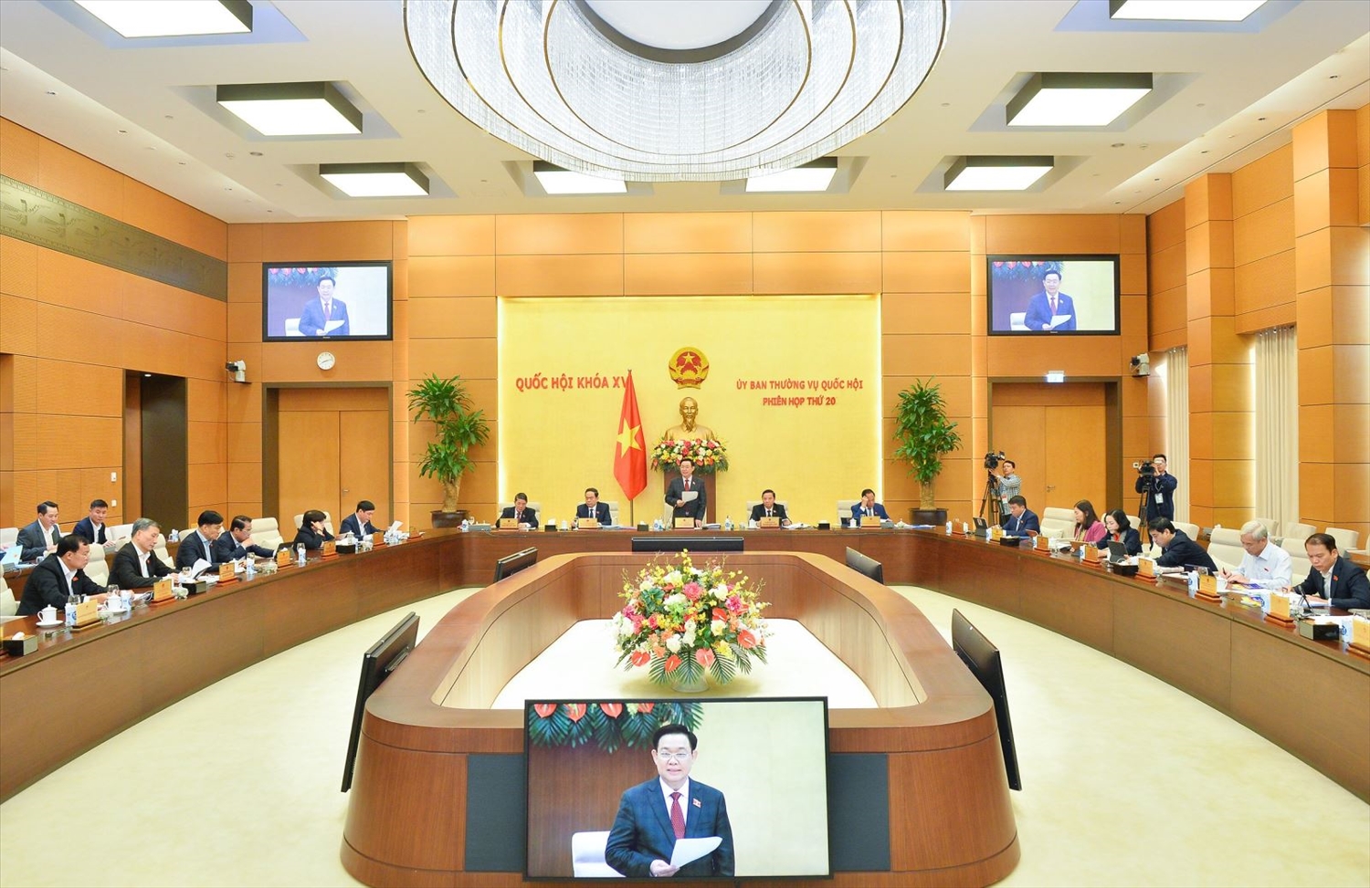 Chủ tịch Quốc hội Vương Đình Huệ phát biểu khai mạc Phiên họp thứ 20 của Ủy ban Thường vụ Quốc hội.