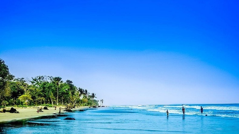Bãi biển Kuakata của Bangladesh là nơi ngắm cả bình minh và hoàng hôn trên vịnh Bengal. (Ảnh: Tripadvisor)