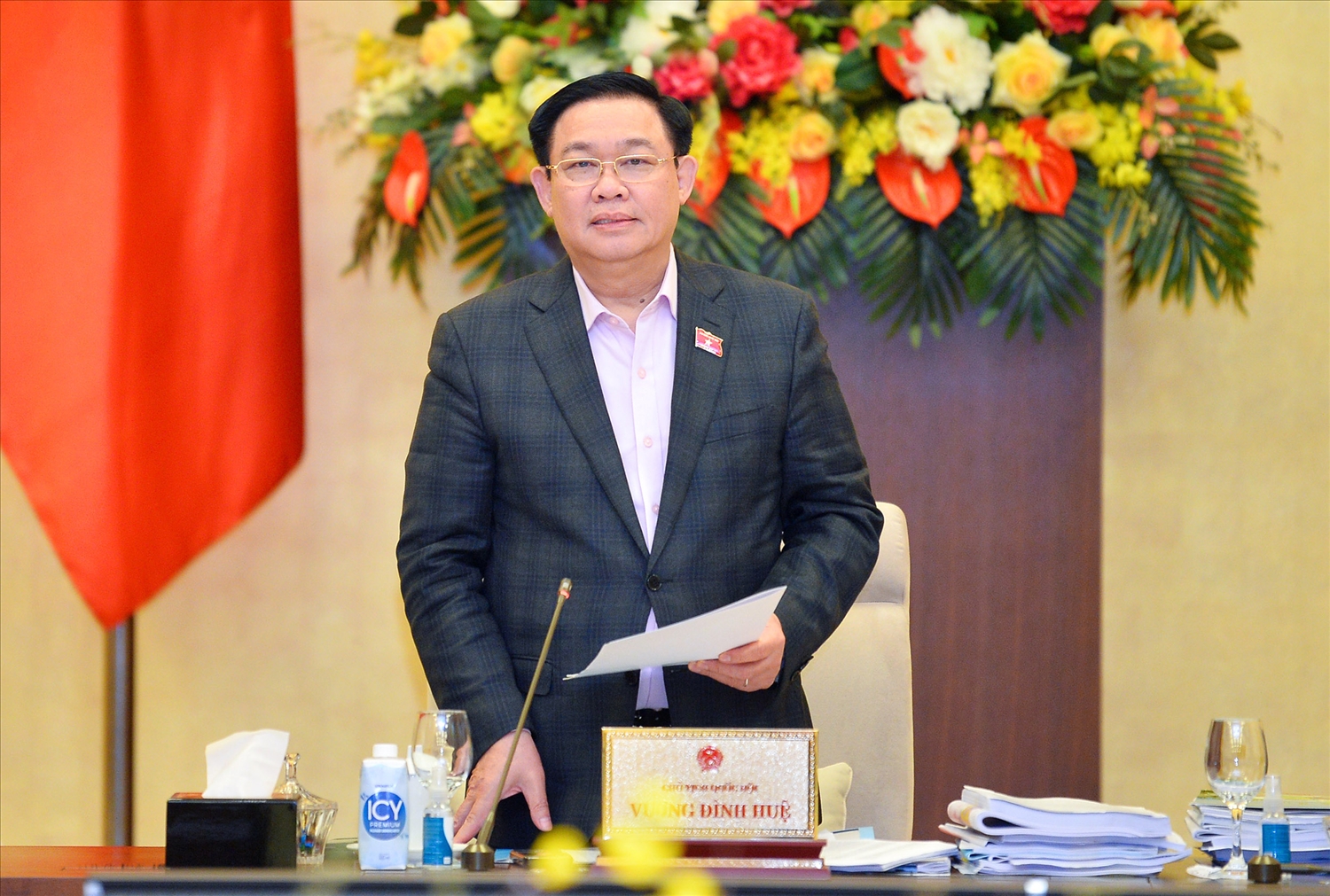Chủ tịch Quốc hội Vương Đình Huệ phát biểu tại Phiên họp.