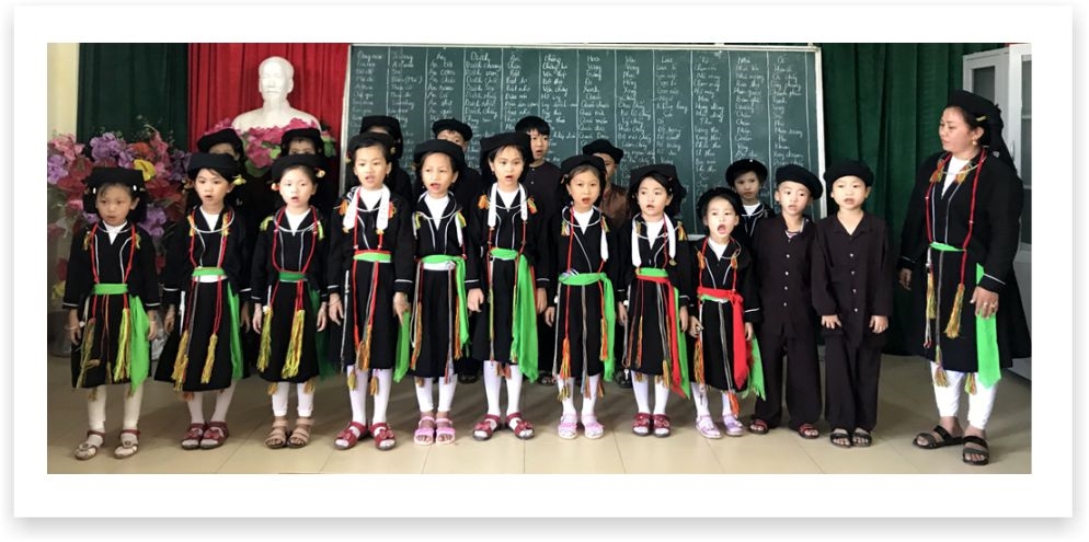 Một giờ học hát do thành viên CLB hát Soọng cô xã Ninh Lai (Sơn Dương) hướng dẫn. 