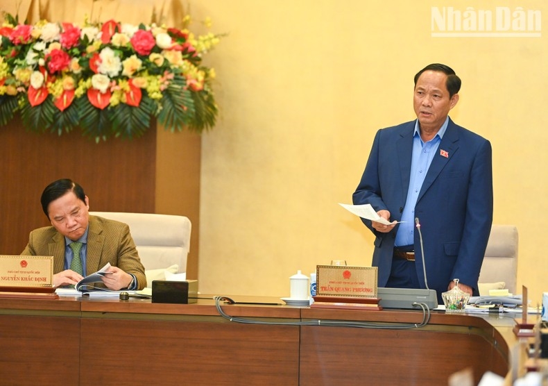 Phó Chủ tịch Quốc hội Trần Quang Phương phát biểu ý kiến tại phiên họp