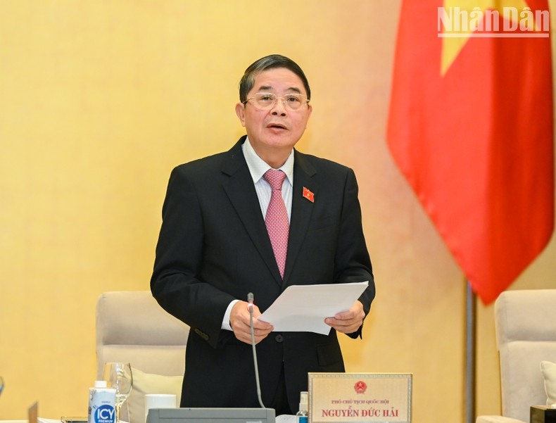 Phó Chủ tịch Quốc hội Nguyễn Đức Hải phát biểu kết luận nội dung thảo luận tại phiên họp