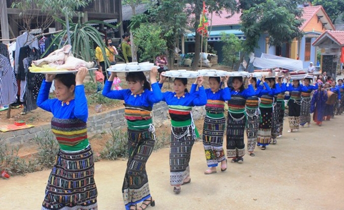 Lễ hội Mường Xia là dịp người dân trong vùng thể hiện sự tri ân công ơn Tư Mã Hai Đào với nhiều lễ vật gắn với đời sống vật chất, tinh thần đồng bào Thái