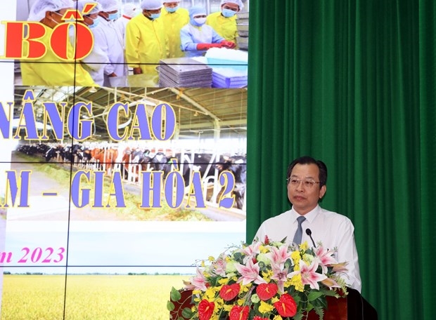 Ông Vương Quốc Nam, Phó Chủ tịch UBND tỉnh Sóc Trăng phát biểu tại Lễ công nhận 4 xã đạt chuẩn nông thôn mới nâng cao. Ảnh: Trung Hiếu-TTXVN