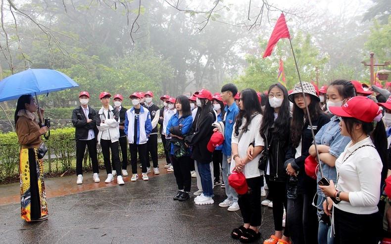 Học sinh hành hương về Lam Kinh tìm hiểu những giá trị lịch sử, văn hóa thời hậu Lê