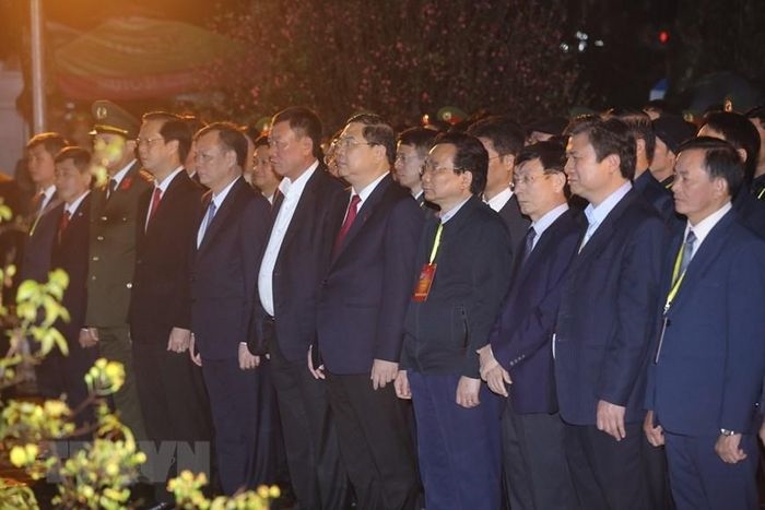 Các đại biểu dự Lễ dâng hương Khai ấn đền Trần.