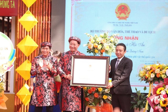 Hội An đón nhận danh hiệu Di sản văn hóa phi vật thể quốc gia cho lễ hội Tết Nguyên tiêu