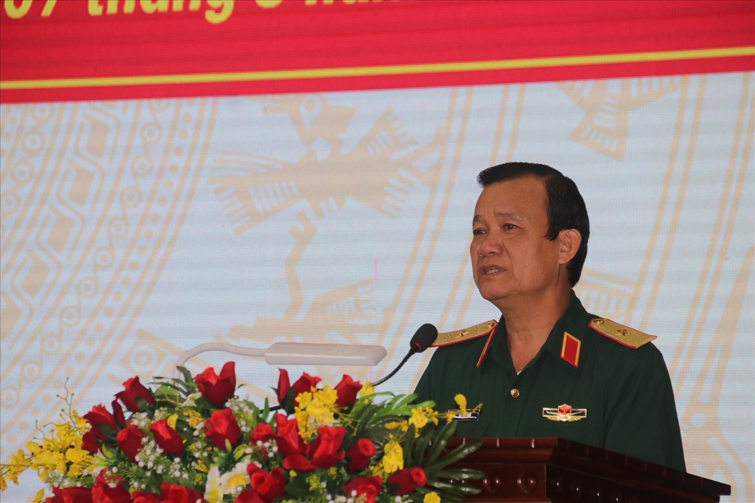 Thiếu tướng Hồ Văn Thái – Chính ủy QK9 - phát biểu tại buổi gặp mặt 