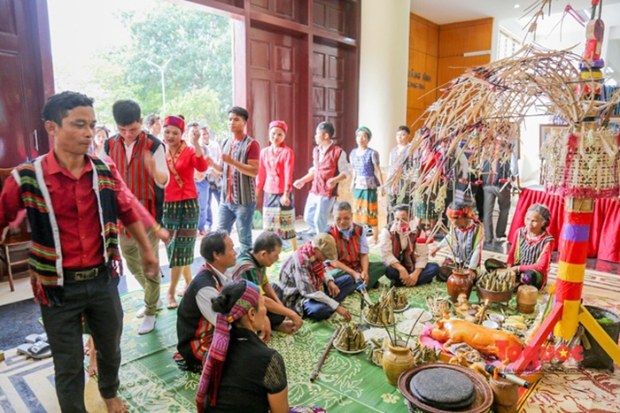 Lễ hội mừng cơm mới của dân tộc Bru Vân Kiều ở xã Ngân Thủy, huyện Lệ Thủy 
