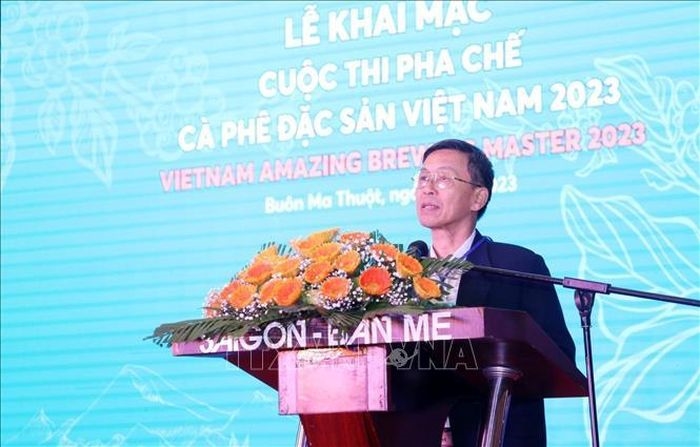 Chủ tịch Hiệp hội Cà phê Buôn Ma Thuột Trịnh Đức Minh phát biểu khai mạc