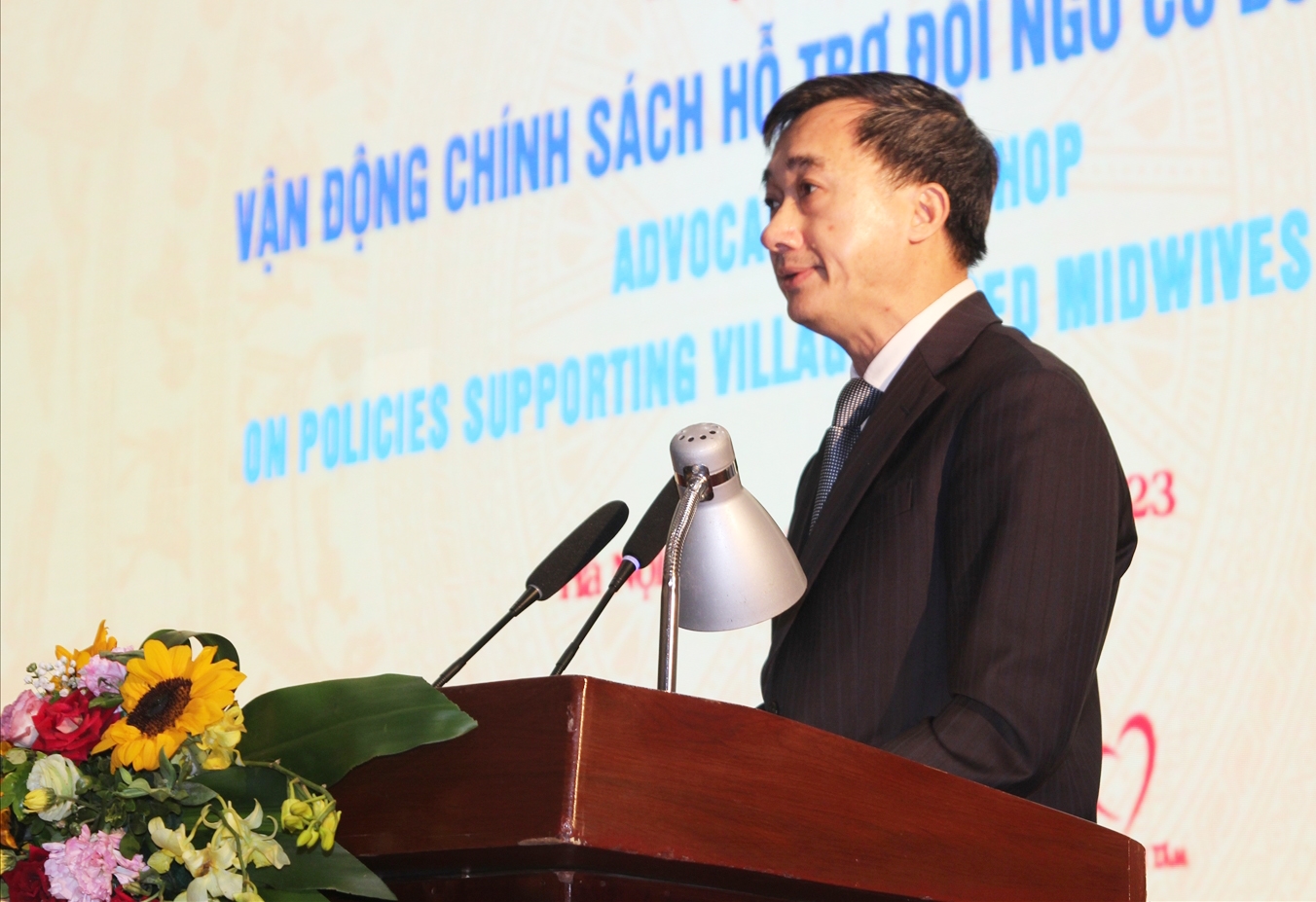 Thứ trưởng Bộ Y tế Trần Văn Thuấn phát biểu khai mạc Hội thảo