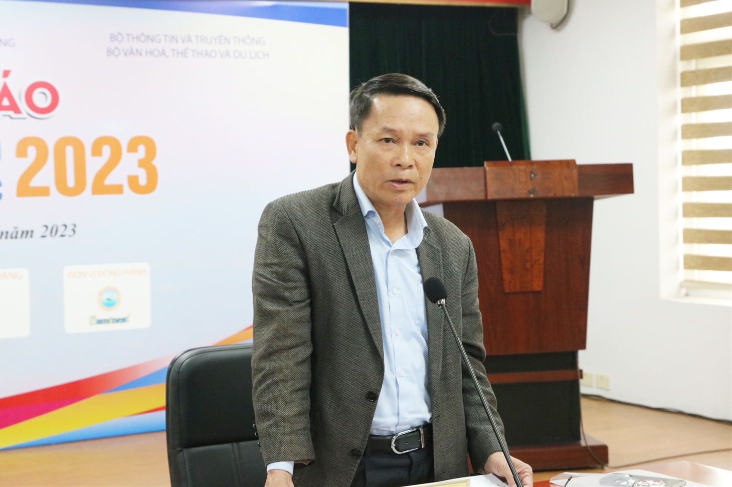 Ông Nguyễn Đức Lợi - Phó Chủ tịch Thường trực Hội Nhà báo Việt Nam phát biểu tại Họp báo