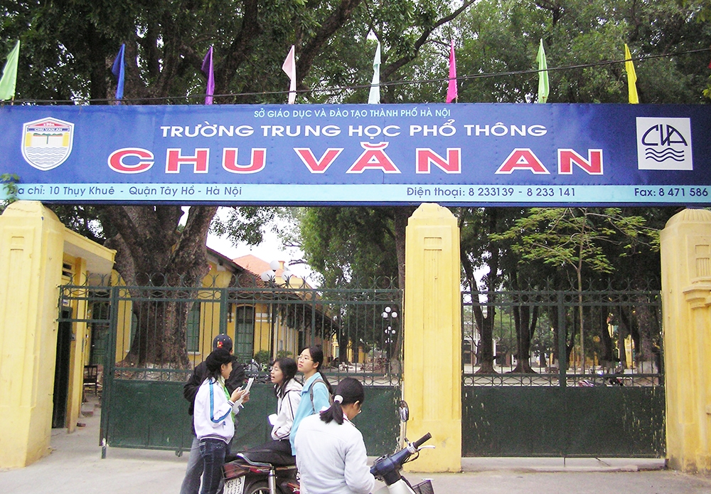 Trường THPT Chu Văn An (quận Tây Hồ, Hà Nội) có hai phụ huynh bị kẻ gian gọi điện lừa đảo