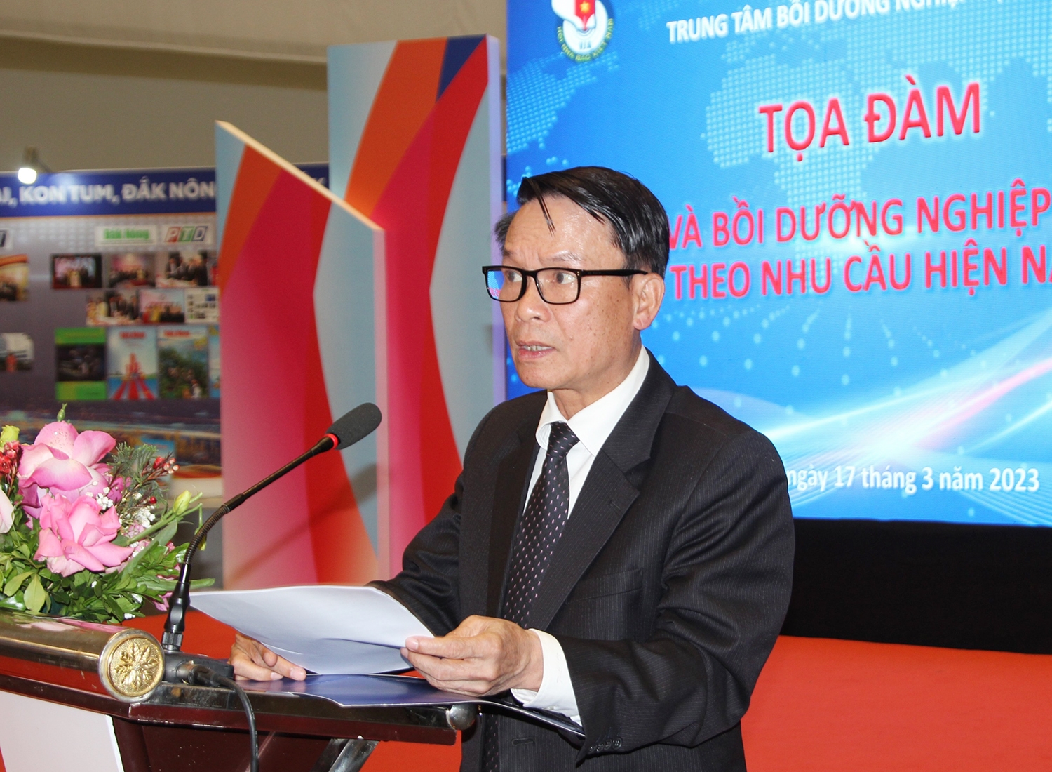 Ông Nguyễn Đức Lợi - Phó Chủ tịch Thường trực Hội Nhà báo Việt Nam phát biểu tại Tọa đàm