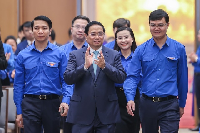 Thủ tướng Phạm Minh Chính cùng các đồng chí Bí thư Trung ương Đoàn TNCS Hồ Chí Minh tới dự Hội nghị đối thoại - Ảnh: VGP/Nhật Bắc