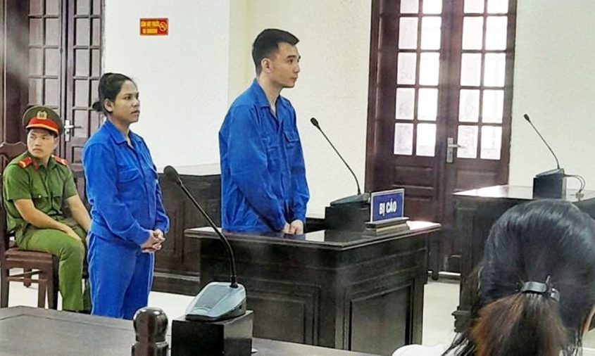 Với tội danh “Mua bán trái phép chất ma túy”, các bị cáo Hồ Thị Một và Hoàng Hạ Thanh Trung đã bị tòa tuyên phạt nghiêm minh