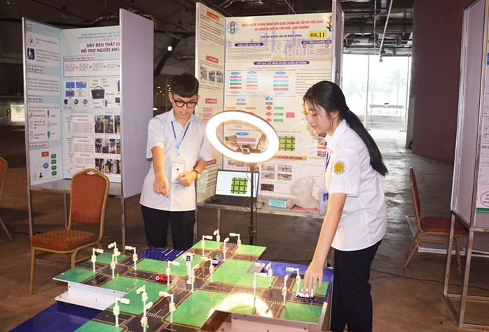 Sản phẩm của các thí sinh đến từ tỉnh Lào Cai tham gia Cuộc thi, lĩnh vực Hệ thống nhúng