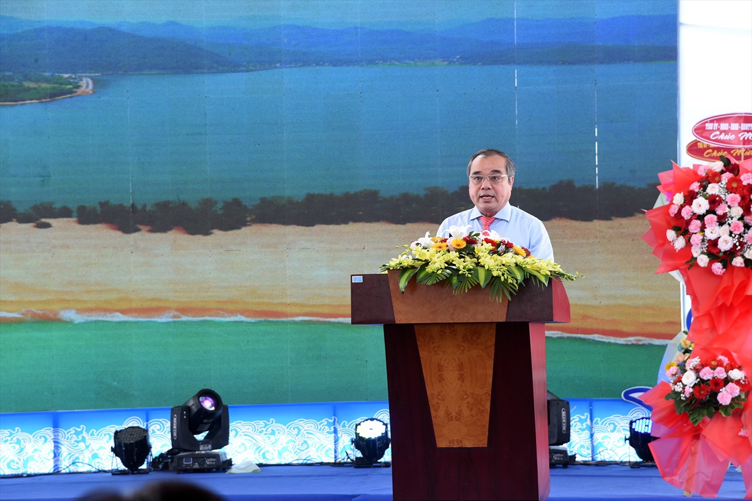Ông Trần Hoàng Tuấn, Phó Chủ tịch Thường trực UBND tỉnh Quảng Ngãi phát biểu tại buổi lễ