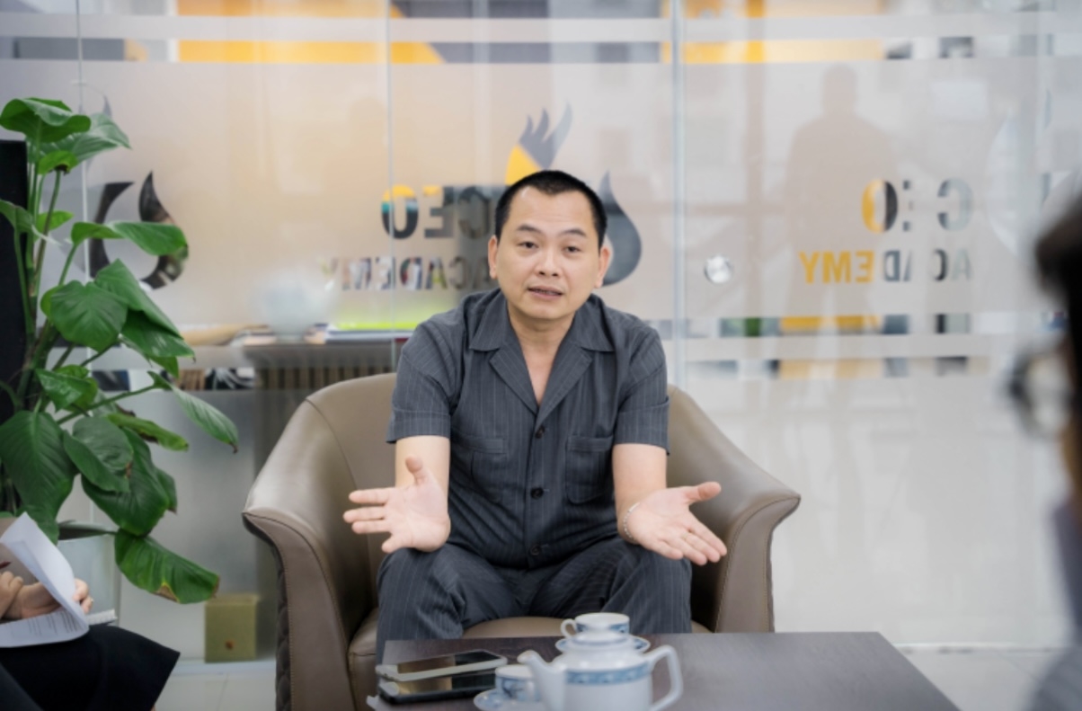 Ông Ngô Minh Tuấn, học viện CEO Việt Nam Global, hướng nghiệp