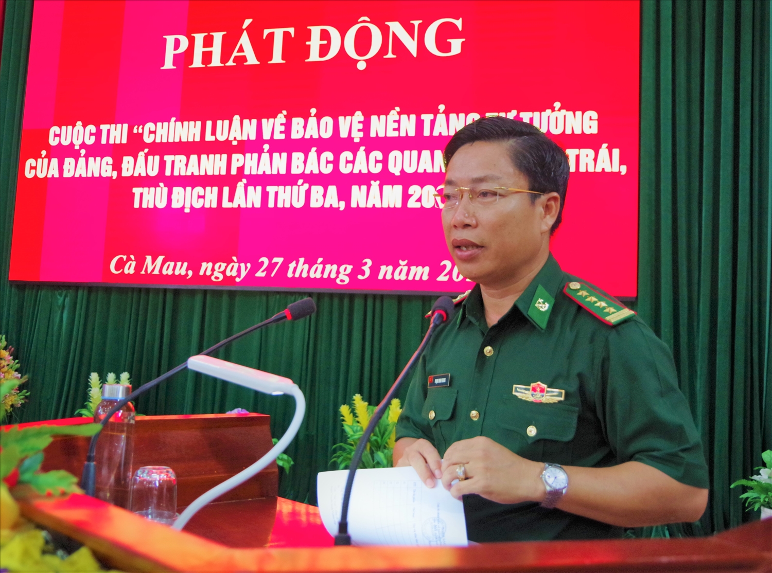 Đại tá Phạm Minh Giang, Tỉnh ủy viên, Bí thư Đảng ủy - Chính ủy, Trưởng Ban chỉ đạo 35 BBĐP tỉnh dự và phát biểu chỉ đạo tại buổi phát động. 