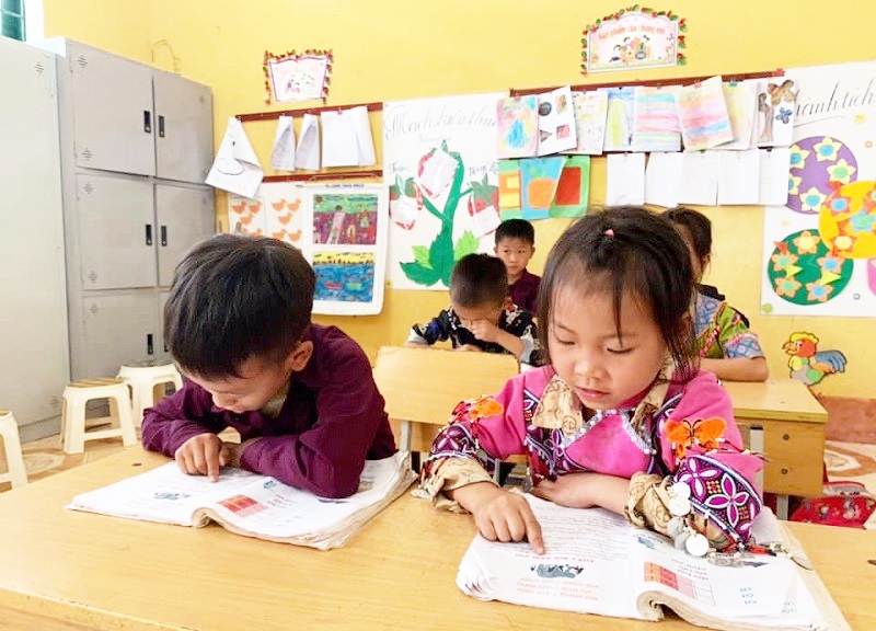 Học sinh ở miền núi Bình Định còn nhiều khó khăn nên cần có chính sách hỗ trợ SGK. (Ảnh MH)